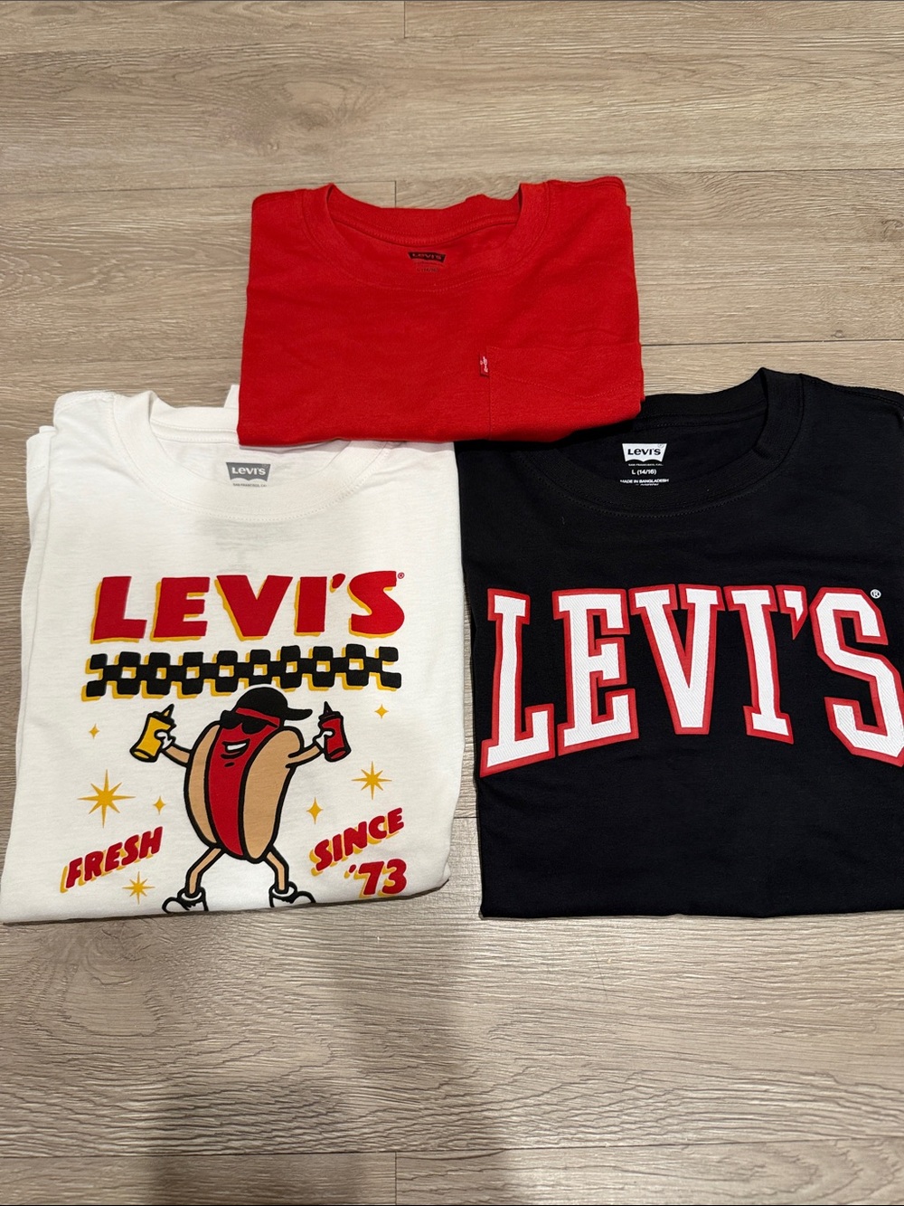 Levi's Bundle Kids Large (14/16)Short Sleeve Tees - White, Black & Red